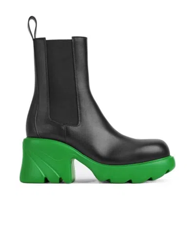 Bottega Veneta Logo Chelsea Short Boots In Green