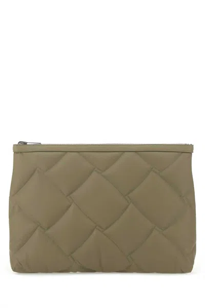 Bottega Veneta Logo Clutch In Taupe
