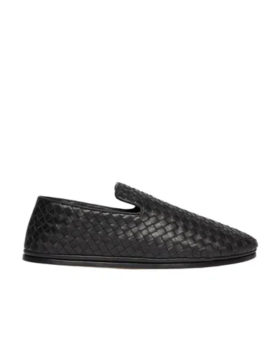 Bottega Veneta Logo Flat-bottomed Love Shoes In Black
