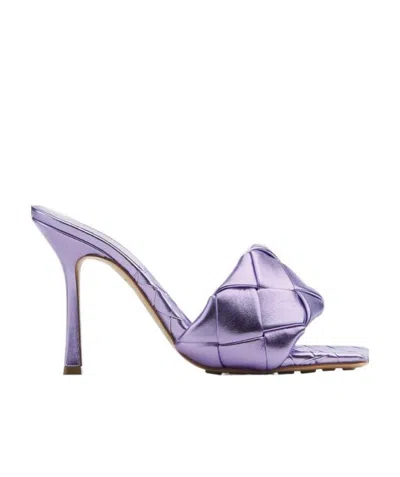 Bottega Veneta Lilac Nappa Leather Lido Sandals In Purple