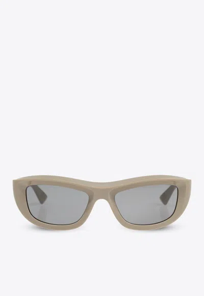 Bottega Veneta Logo Plaque Rectangular Sunglasses In Gray