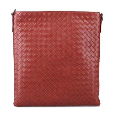 Bottega Veneta Logo Shoulder Bag In Red