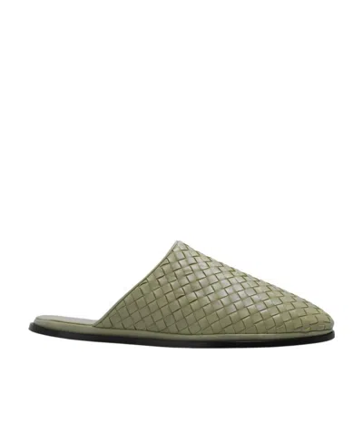 Bottega Veneta Leather Intrecciato Slippers In Green