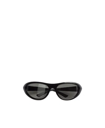 Bottega Veneta Logo Sunglasses In Black