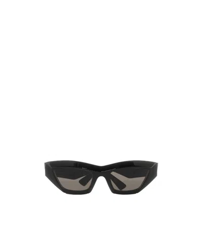 Bottega Veneta Logo Sunglasses In Black