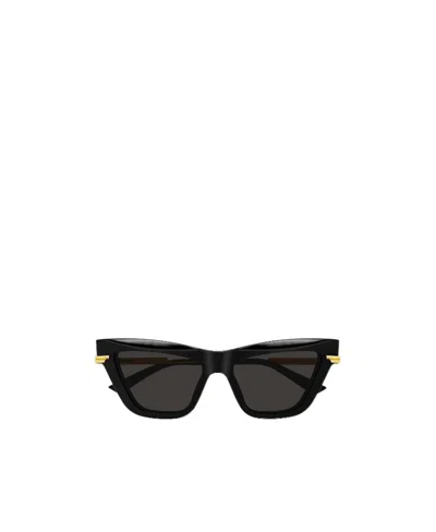 Bottega Veneta Logo Sunglasses In Black
