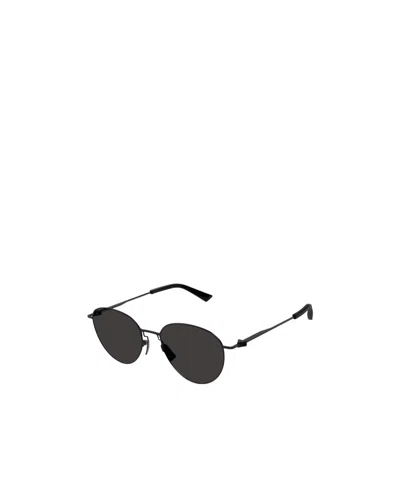 Bottega Veneta Logo Sunglasses In Black