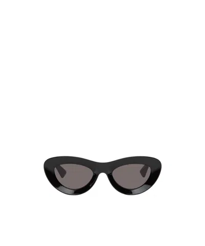 Bottega Veneta Logo Sunglasses In Black
