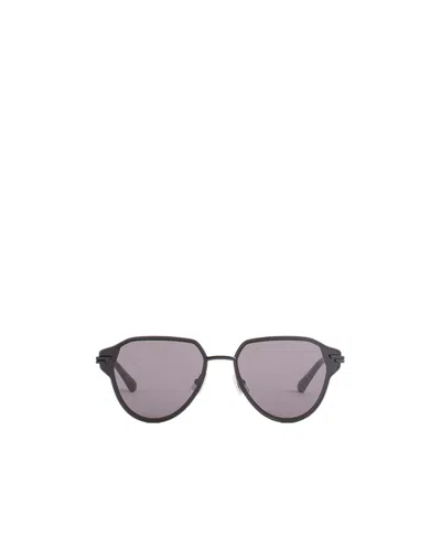 Bottega Veneta Logo Sunglasses In Gray