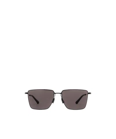 Bottega Veneta Logo Sunglasses In Gray