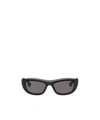 Bottega Veneta Logo Sunglasses In Gray