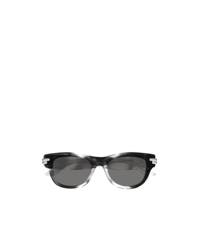 Bottega Veneta Logo Sunglasses In Gray