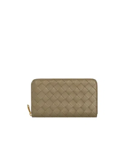 Bottega Veneta Logo Wallet In Brown