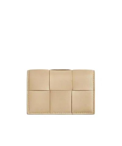 Bottega Veneta Logo Wallet In Nude
