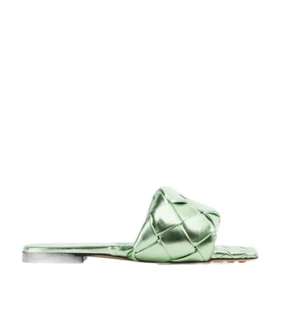 Bottega Veneta Logo Weaving Square Head Cool Drag In Green
