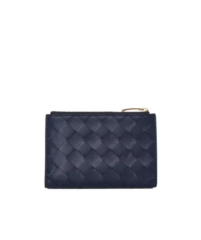 Bottega Veneta Logo Zipper Wallet In Blue