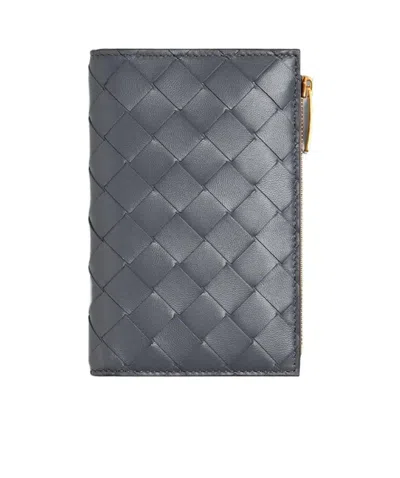 Bottega Veneta Logo Zipper Wallet In Thunder