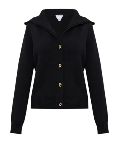 BOTTEGA VENETA BOTTEGA VENETA KNOT BUTTON DETAILED KNITTED CARDIGAN