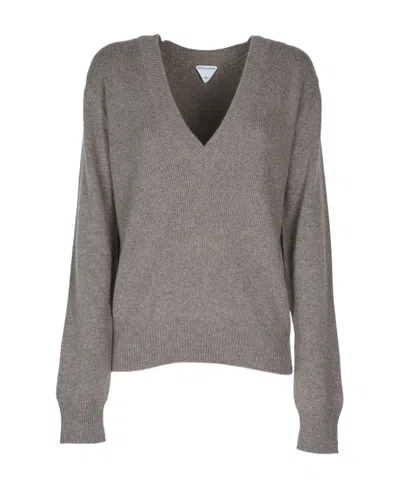 BOTTEGA VENETA BOTTEGA VENETA V-NECK LONG-SLEEVED JUMPER