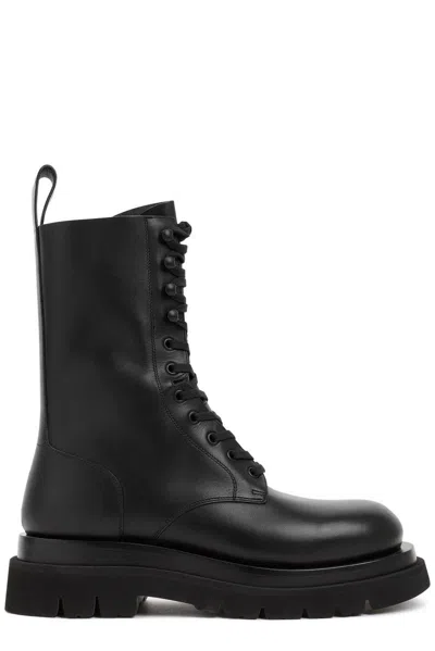 Bottega Veneta Lug Leather Ankle Boots In Black