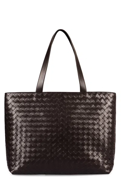 Bottega Veneta Luxurious Brown Leather Tote Handbag For Men In Burgundy