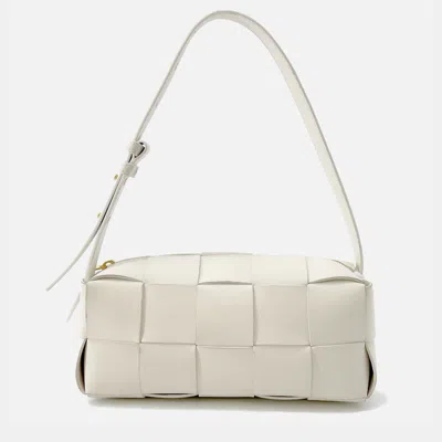 Pre-owned Bottega Veneta Maxi Intrecciato Brique Cassette Hobo Bag White Lambskin Size Small