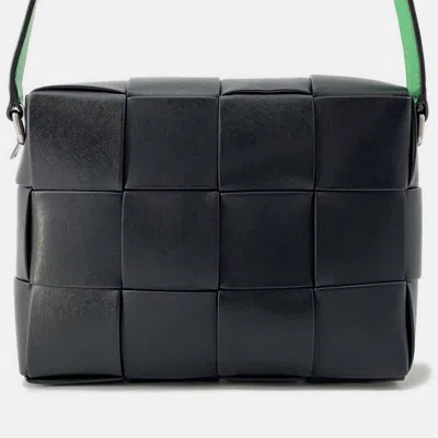 Pre-owned Bottega Veneta Maxi Intrecciato Cassette Black/green Leather Camera Bag