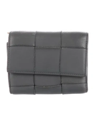 Pre-owned Bottega Veneta Maxi Intrecciato Weave Trifold Wallet Leather Compact Wallet In Gray