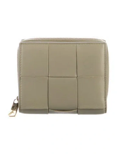 Pre-owned Bottega Veneta Maxi Intrecciato Zip Wallet Leather Compact Wallet In Green