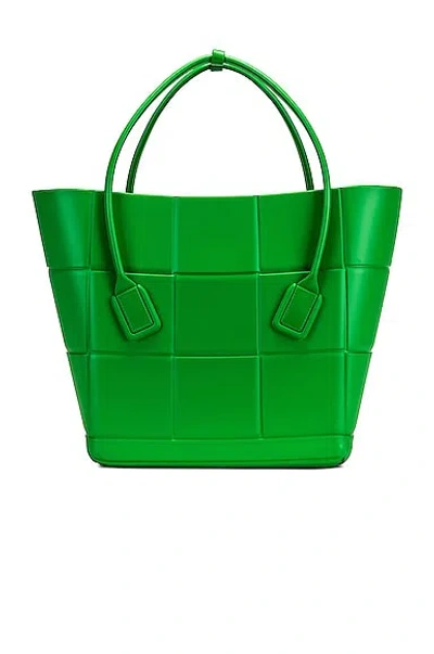 Bottega Veneta Medium Arco Shopping Tote Bag In Grass & Silver