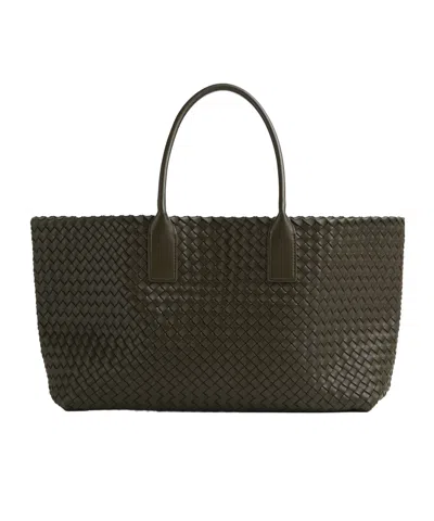 Bottega Veneta Medium Cabat Handbag In Black