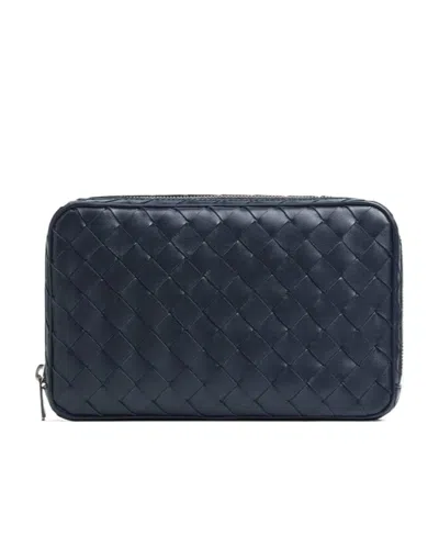 Bottega Veneta Medium Intrecciato Leather Wash Bag In Black