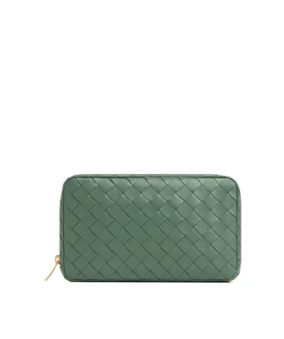 Bottega Veneta Medium Intricciato Zipper Handbag In Green