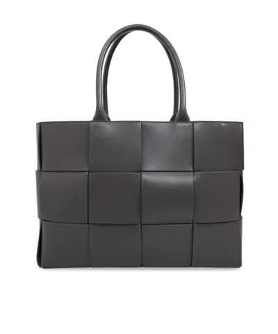 Bottega Veneta Medium Knitted Handbag In Black