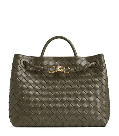 Bottega Veneta Andiamo Intrecciato Medium Leather Tote Bag In Green