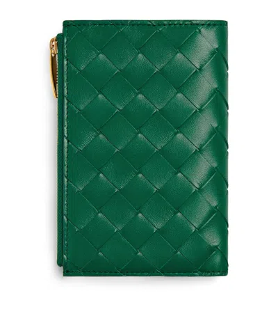 Bottega Veneta Medium Leather Intrecciato Bifold Wallet In Green