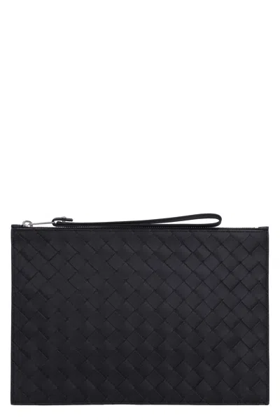 Bottega Veneta Medium Leather Pouch Handbag In Black