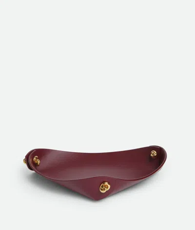 Bottega Veneta Medium Leather Tray With Metal Knots In Barolo
