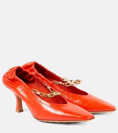 BOTTEGA VENETA SHARP CHAIN LEATHER PUMPS