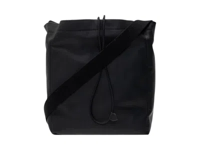 Pre-owned Bottega Veneta Men's  Drawstring Crossbody Bag In Black
