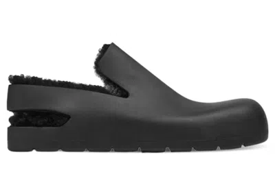 Pre-owned Bottega Veneta Men's  Puddle Shearling Rubber Slingback Sandal Sneakers In Black