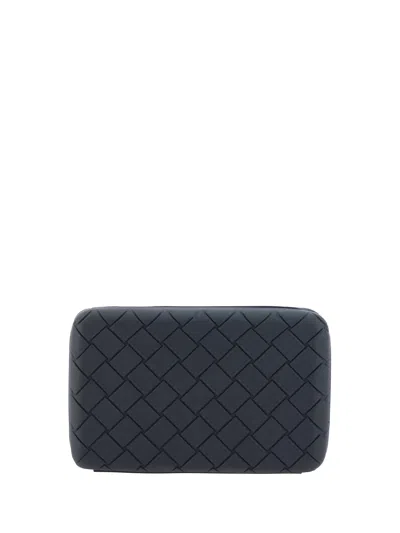 Bottega Veneta Men Iconic Intreccio Fanny Pack In Black