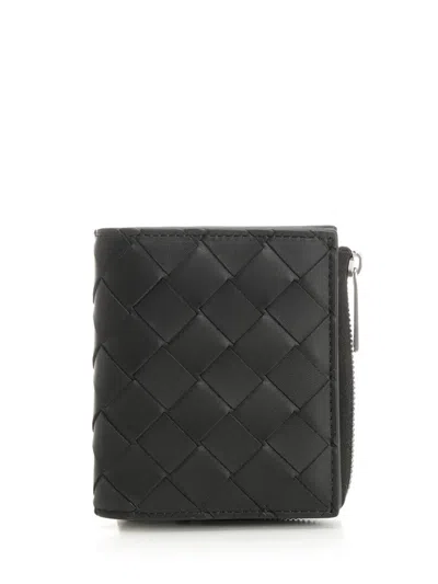 Bottega Veneta Men Intrecciato Bi-fold Wallet In Black