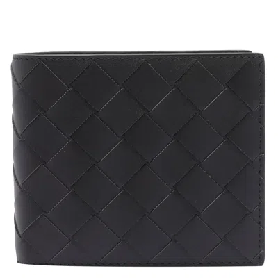 Bottega Veneta Men Intrecciato Bi-fold Wallet In Black