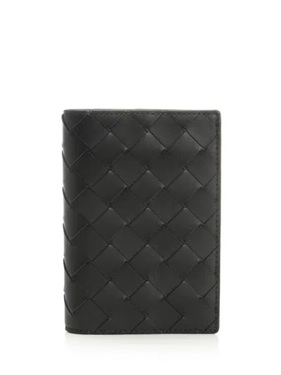Bottega Veneta Men Intrecciato Passport Holder In Black