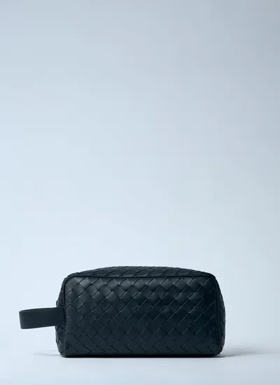 Bottega Veneta Men Intrecciato Travel Pouch In Black