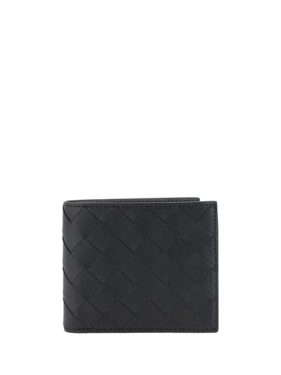 Bottega Veneta Men Wallet With The Iconic Intrecciato Weave In Black