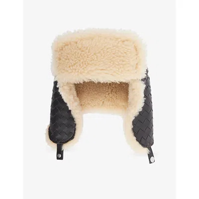 Bottega Veneta Mens Fondant/dune Intrecciato Shearling-lined Leather Trapper Hat