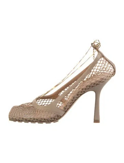 Pre-owned Bottega Veneta Mesh Chain-link Accents Pumps In Neutral