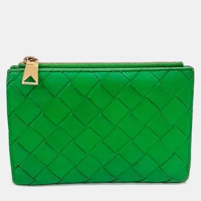 Pre-owned Bottega Veneta Mesh Medium Wallet In Green